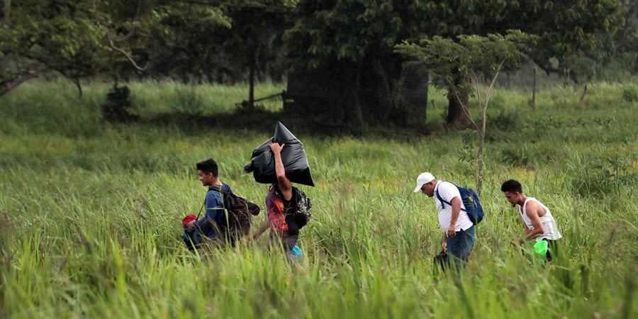 Un relato entre fronteras